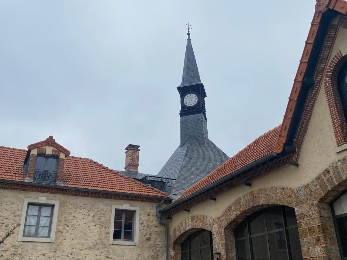 Loft Dans Le Clocher Face Au Chateau Bonnelles Exteriér fotografie