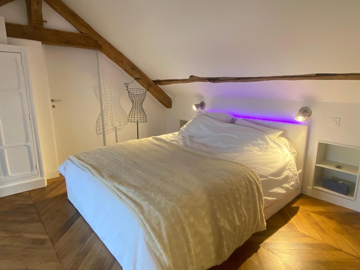 Loft Dans Le Clocher Face Au Chateau Bonnelles Exteriér fotografie