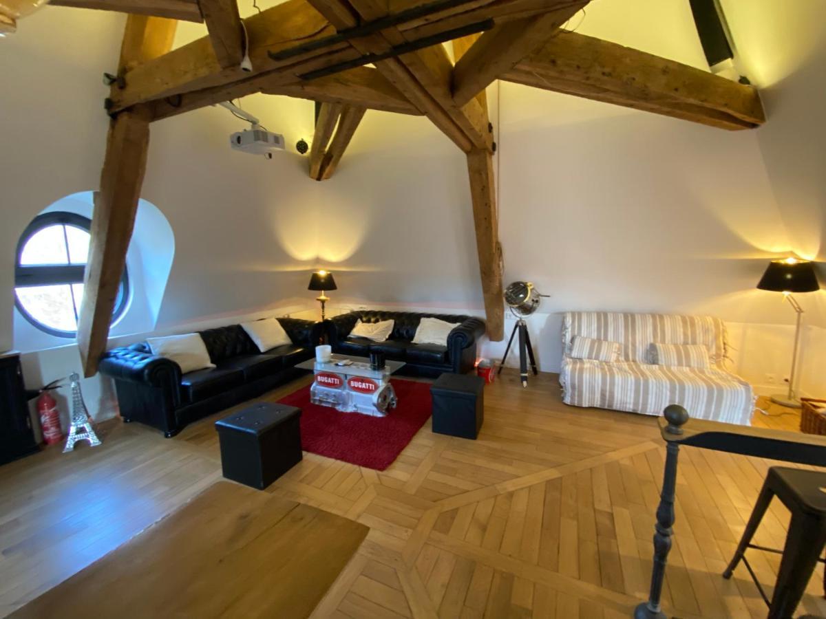 Loft Dans Le Clocher Face Au Chateau Bonnelles Exteriér fotografie