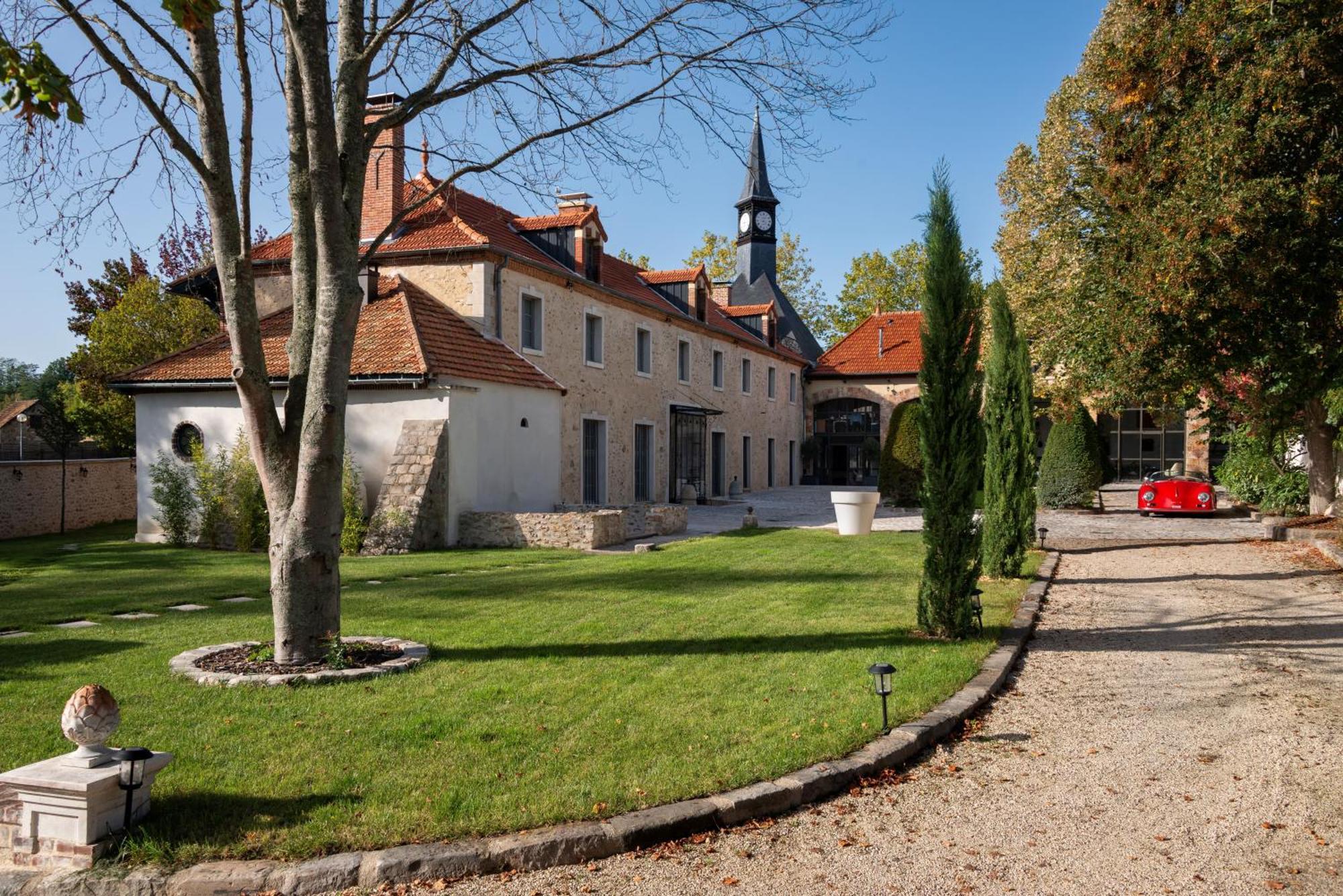 Loft Dans Le Clocher Face Au Chateau Bonnelles Exteriér fotografie