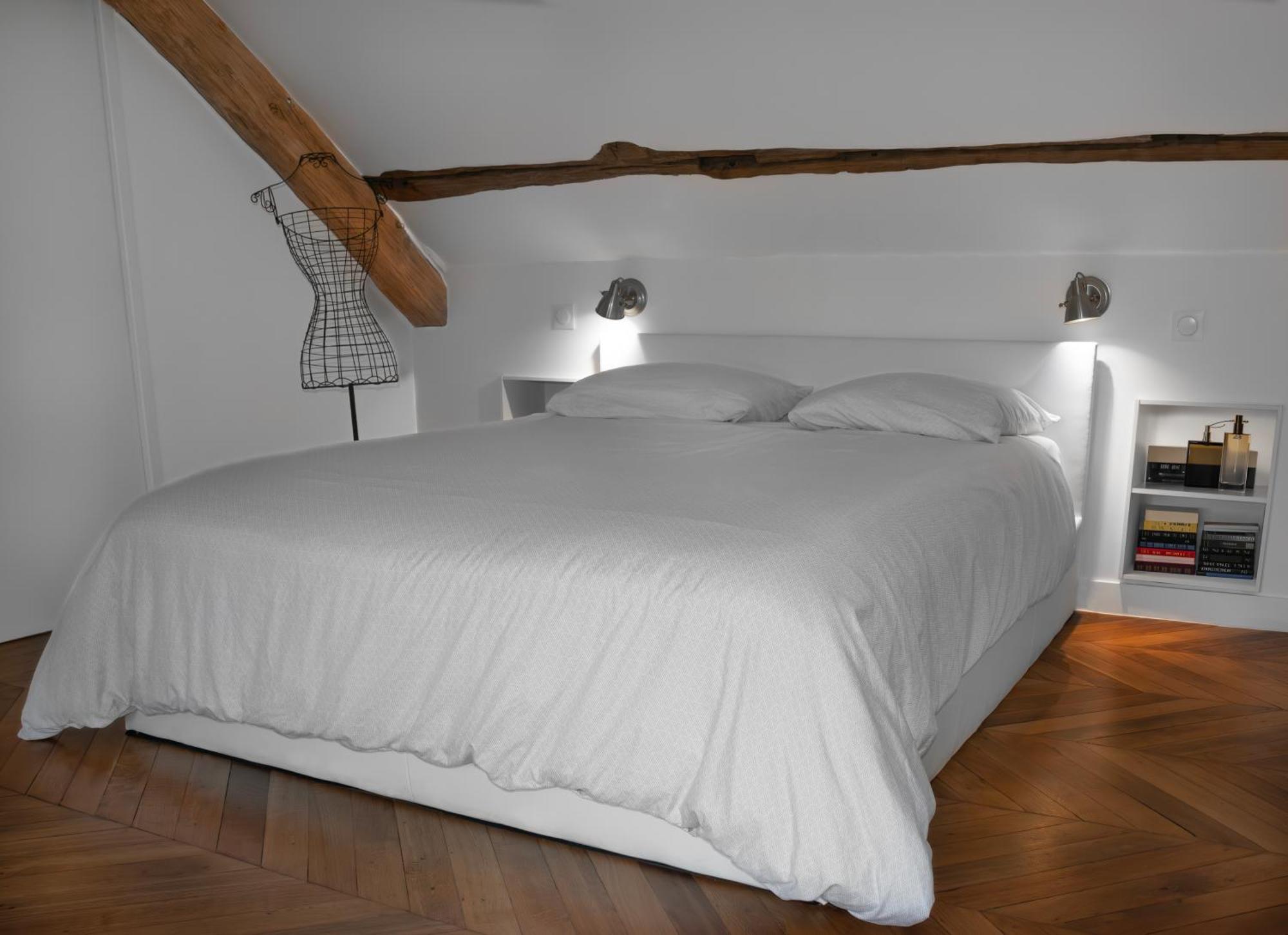 Loft Dans Le Clocher Face Au Chateau Bonnelles Exteriér fotografie